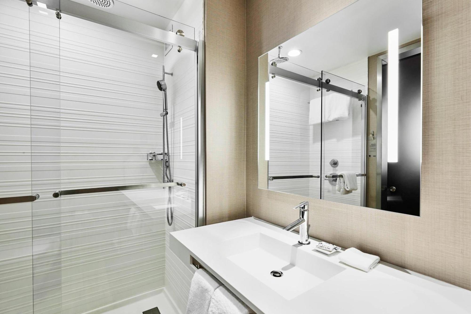 Ac Hotel By Marriott Cincinnati At The Banks Экстерьер фото